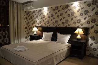 Отель Hotel Condor Дробета-Турну- Севери Двухместный номер с 1 кроватью или 2 отдельными кроватями-5